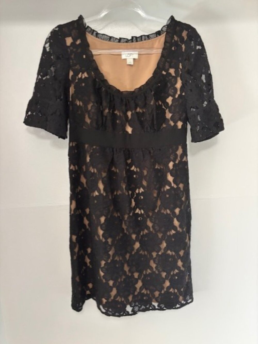 Ann Taylor LOFT Women’s 4 Tan Lined Black Lace Overlay Short Sleeve Sheath Dress